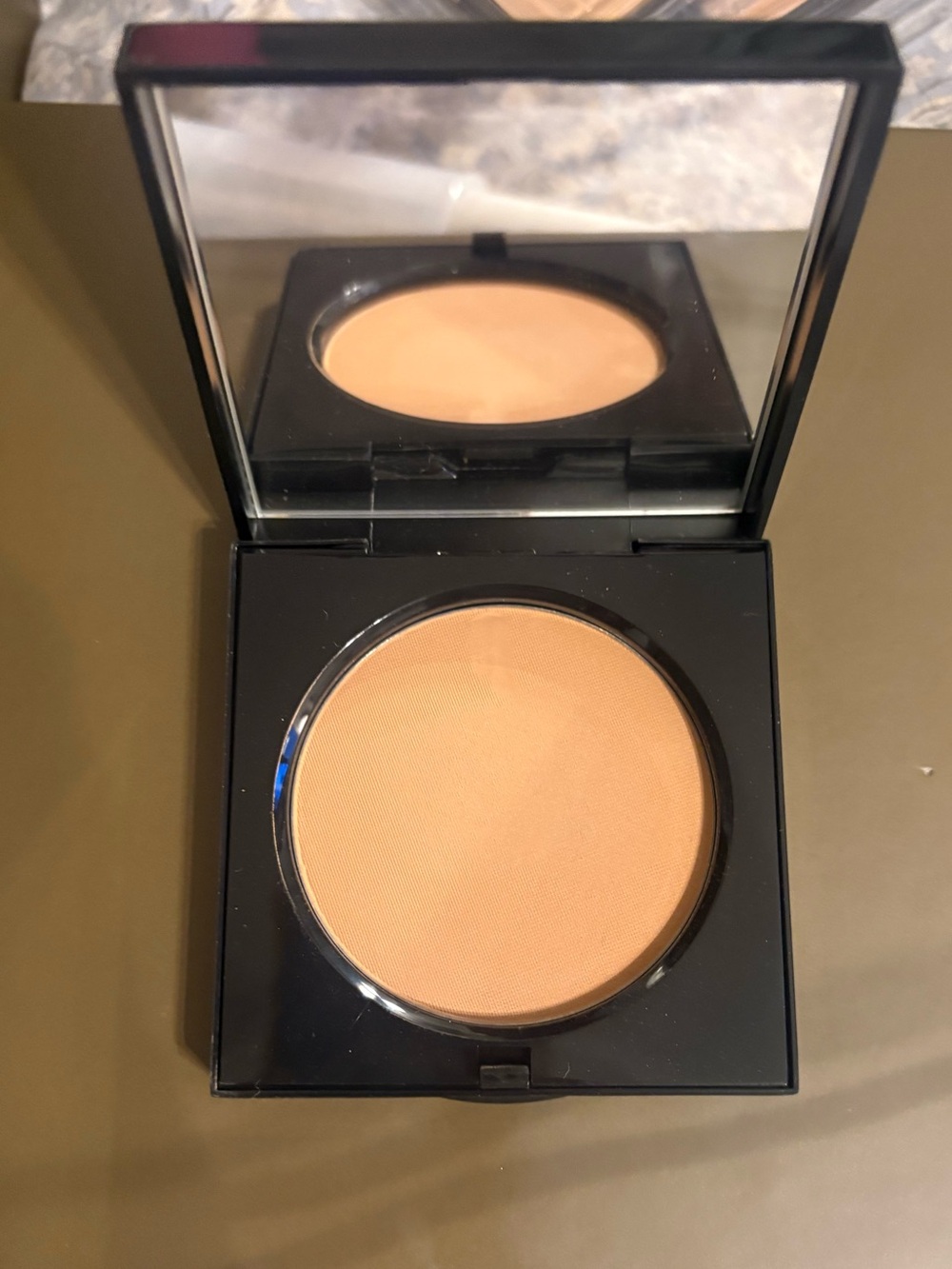 Bobbi Brown Pressed Powder in Basic Brown 🌵#4
